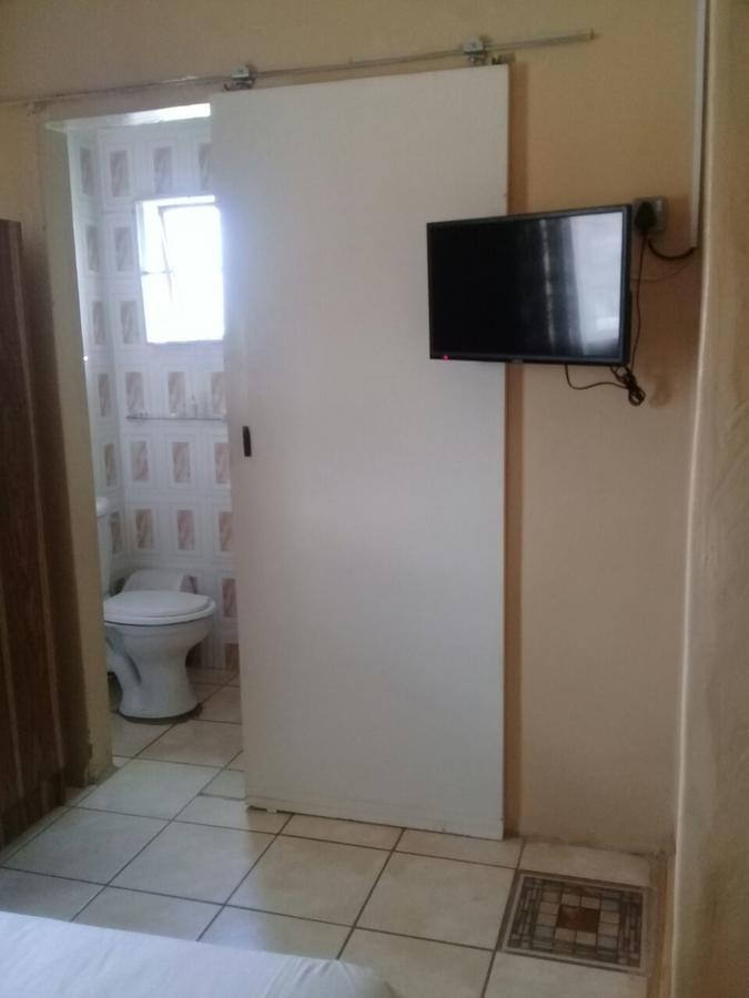 Mme Guest House Selebi-Phikwe Exterior photo